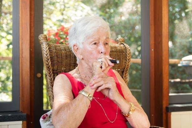 e zigarette mit bildschirm entdecken Die besten e zigarette mit bildschirm im Vergleich